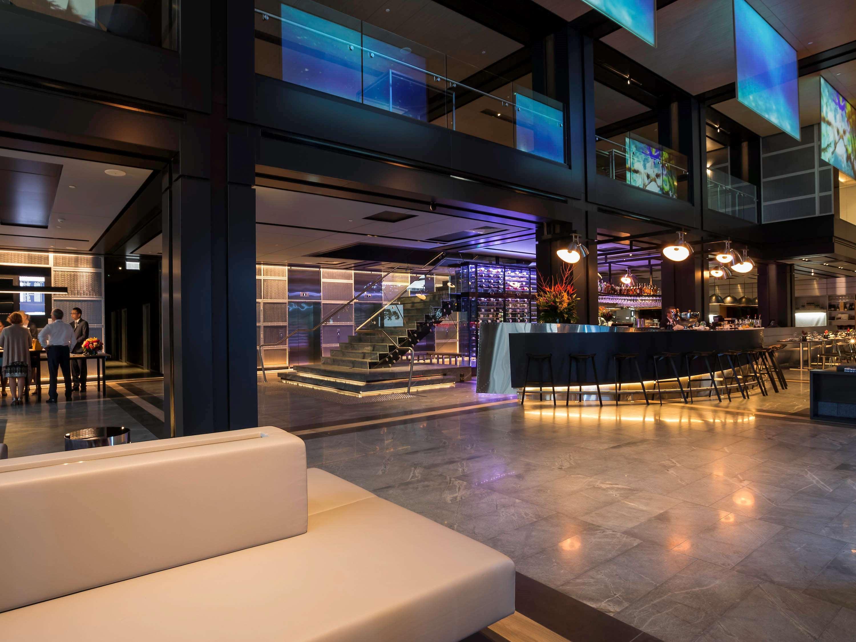 Pullman Sydney Airport Hotel Exterior foto The interior of the lounge