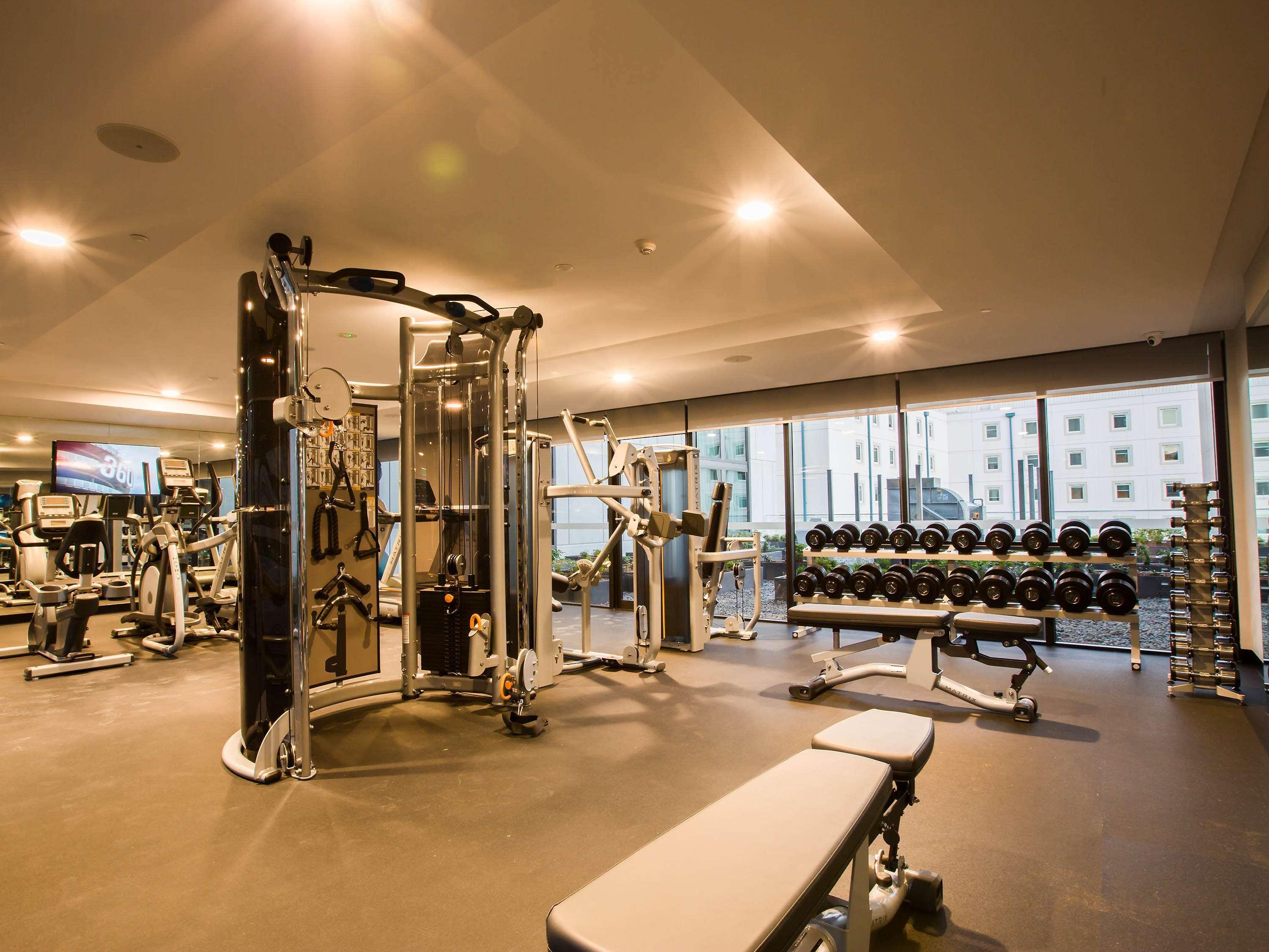 Pullman Sydney Airport Hotel Exterior foto The gym at the hotel