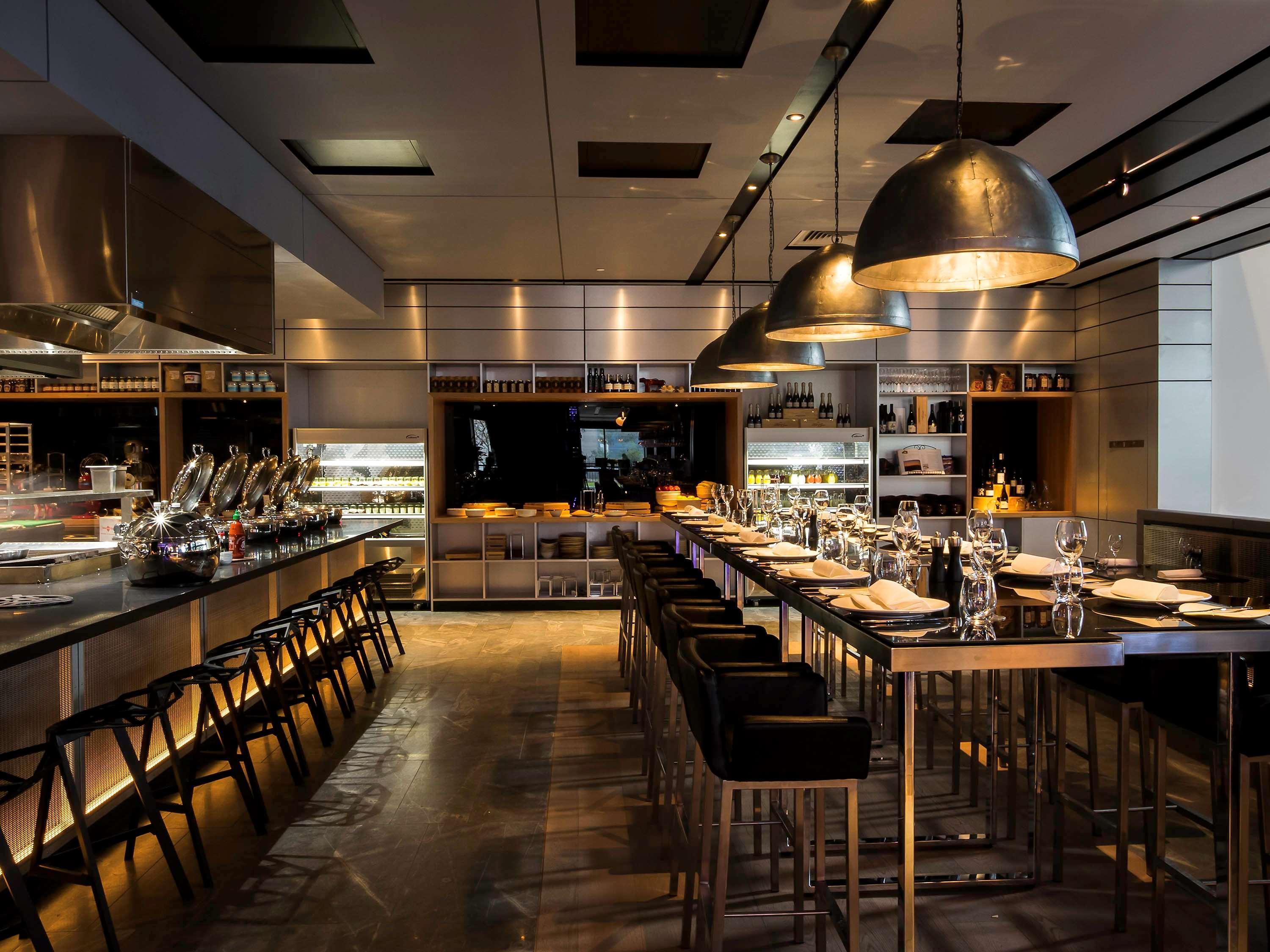 Pullman Sydney Airport Hotel Exterior foto Interior of the restaurant
