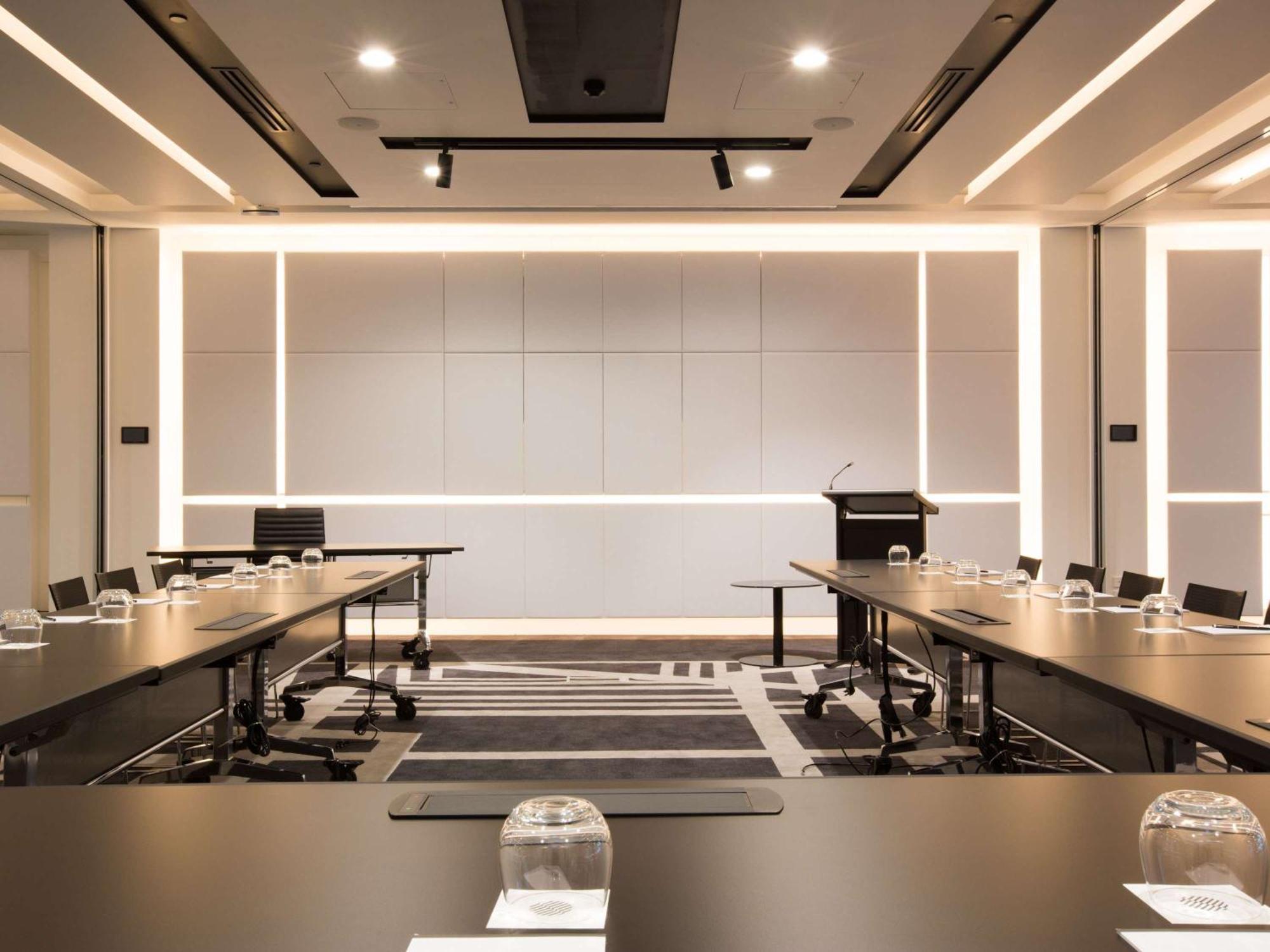 Pullman Sydney Airport Hotel Exterior foto Meeting room