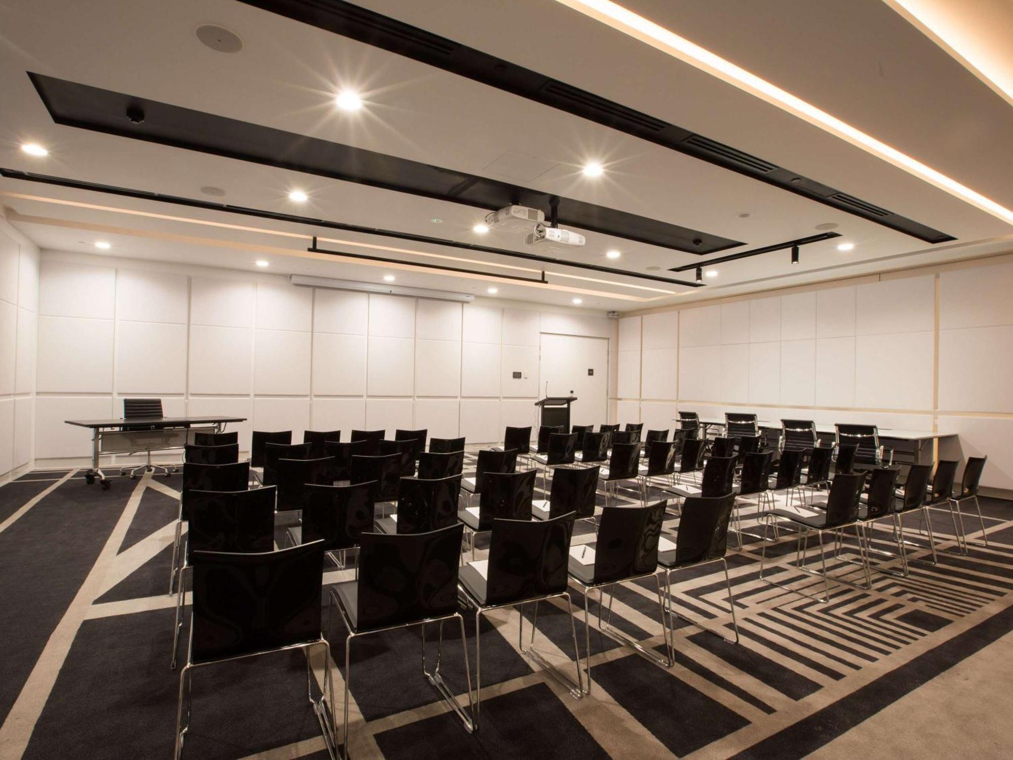 Pullman Sydney Airport Hotel Exterior foto Meeting room