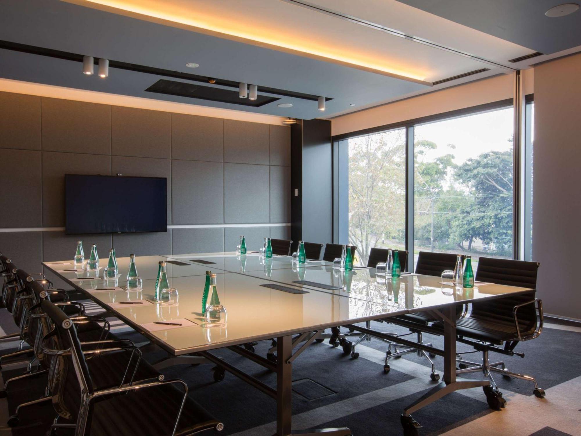 Pullman Sydney Airport Hotel Exterior foto Meeting room