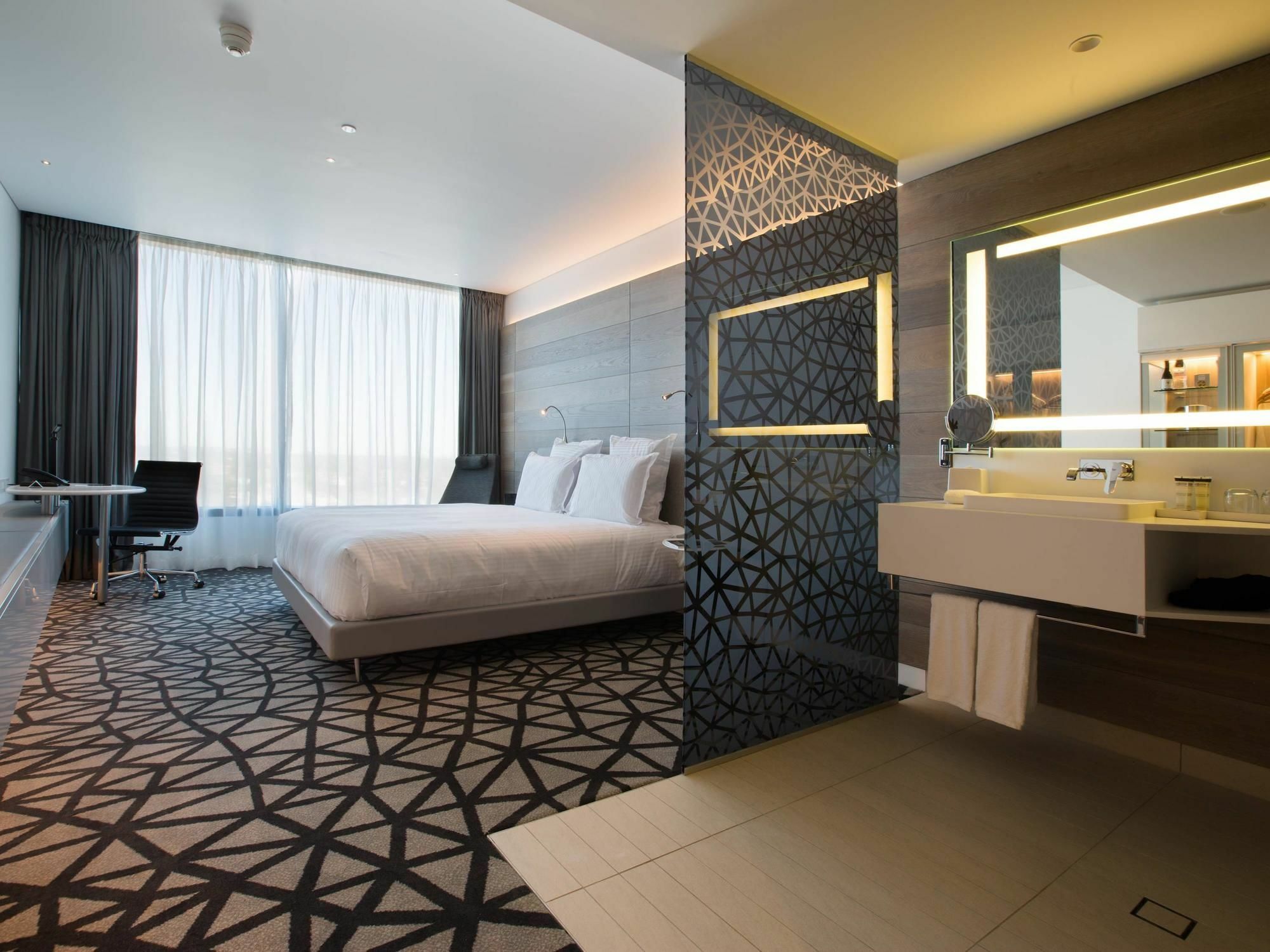 Pullman Sydney Airport Hotel Exterior foto Deluxe Room